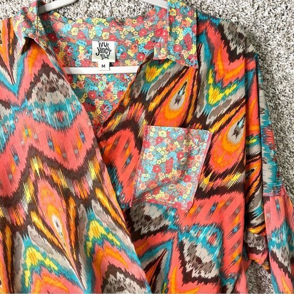 Ivy Jane Top Women’s Medium Floral and Aztec Patterned Pocket Wrap Blouse - Picture 3 of 9